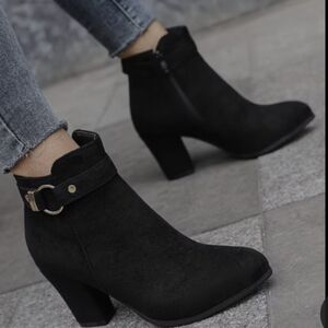 Elegant Black Ankle Boots